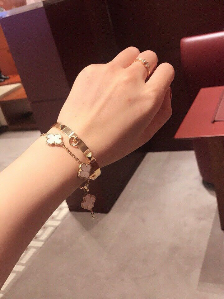 18K Collier De Chien Hermes Bracelet