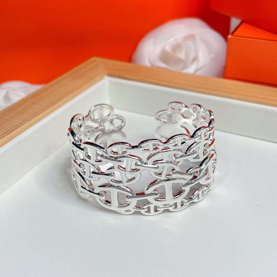 18K Chaine D'Ancre Wide Cutwork Hermes Bracelet